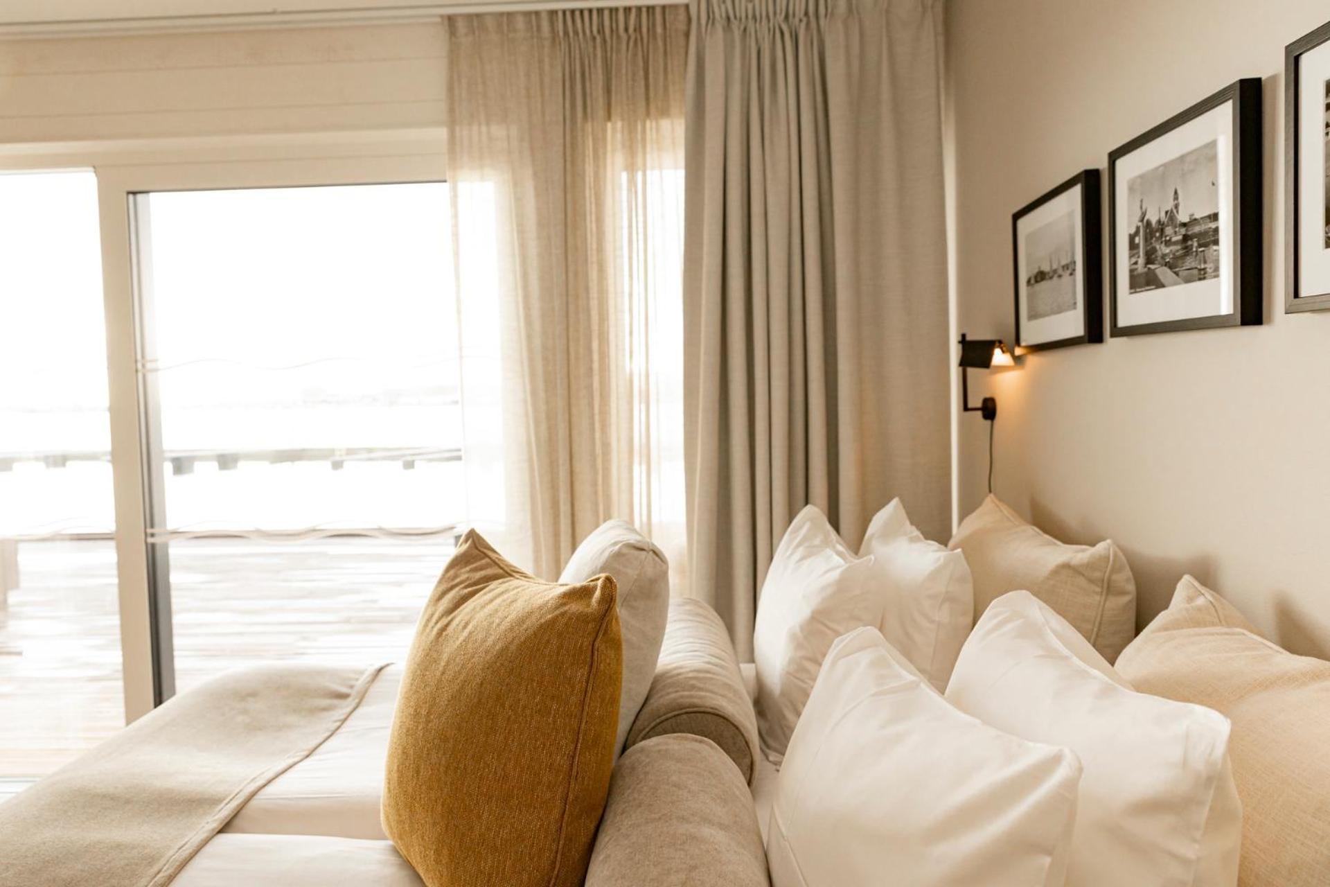 Slottsholmen Hotell Och Restaurang เวสเตอร์วิก ภายนอก รูปภาพ